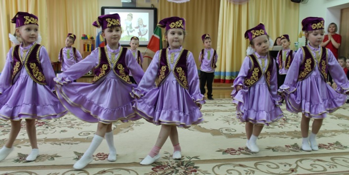«Наследники Татарстана» праздник, посвященный Дню Конституции Татарстана (старший дошкольный возраст)