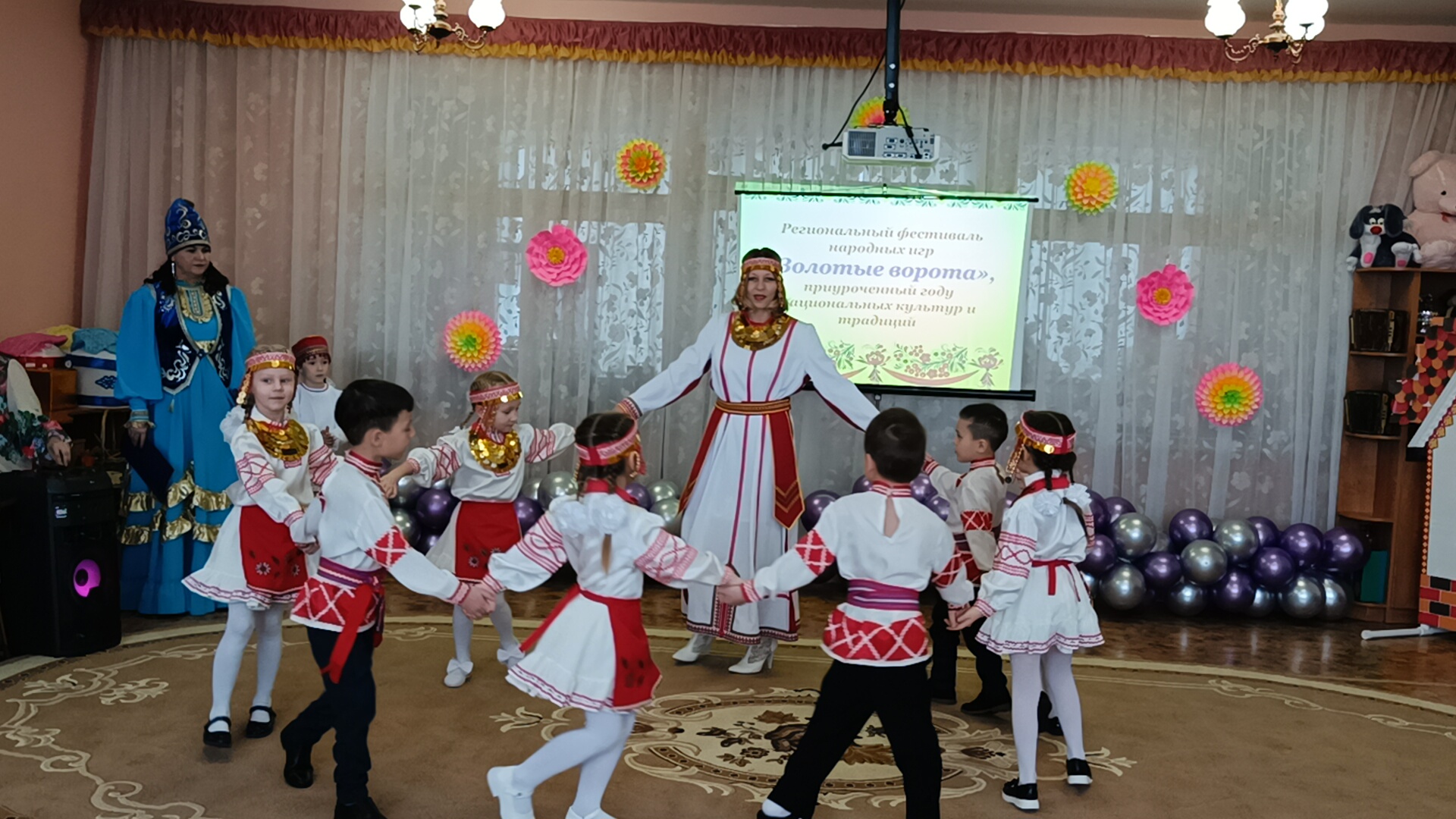 Сценарий  регионального фестиваля народных  игр «Золотые ворота», приуроченный году национальных культур и традиций в Республике Татарстан